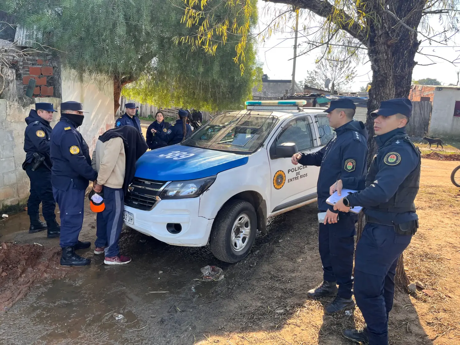Operativo de saturación con apoyo de dron: detuvieron a un hombre que huía armado por un descampado