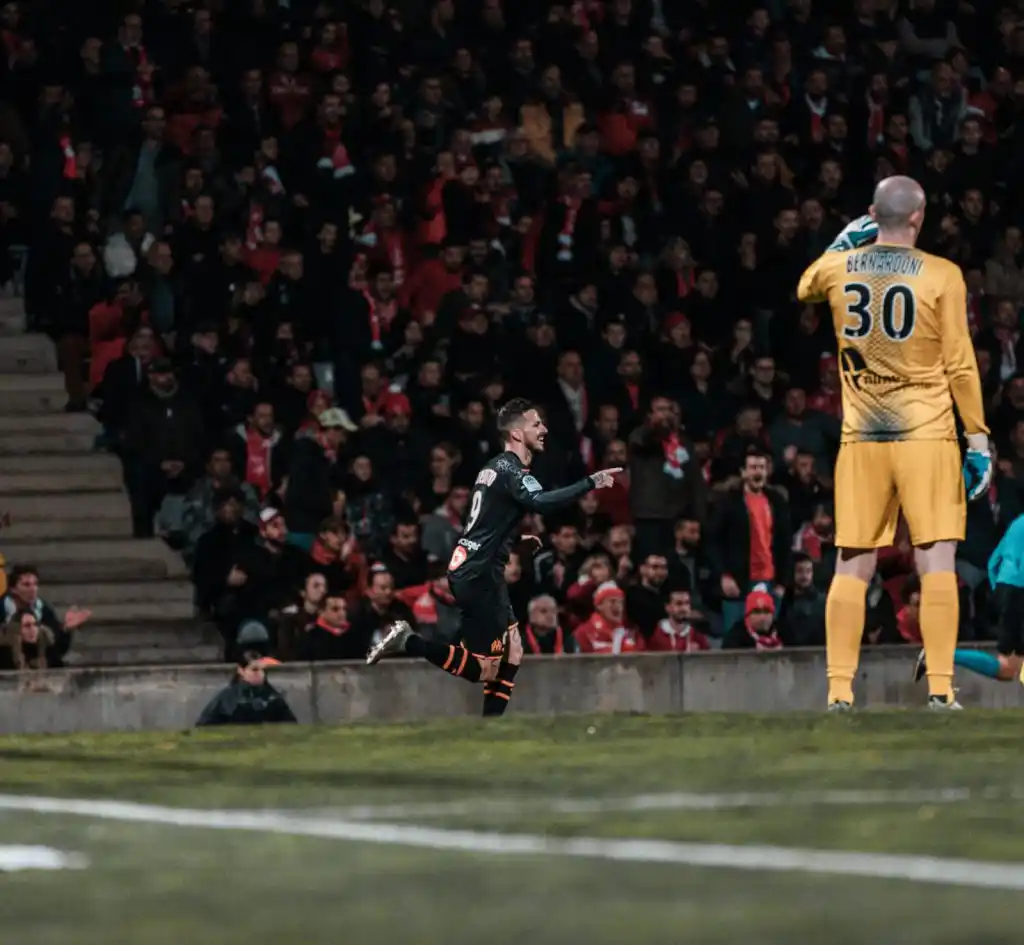 Benedetto se lució con su mejor partido en Francia