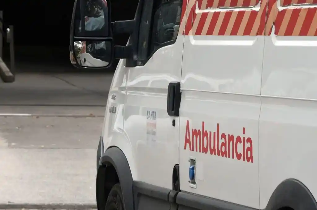 Los dos ocupantes de la moto sufrieron lesiones y fueron hospitalizados. Archivo.