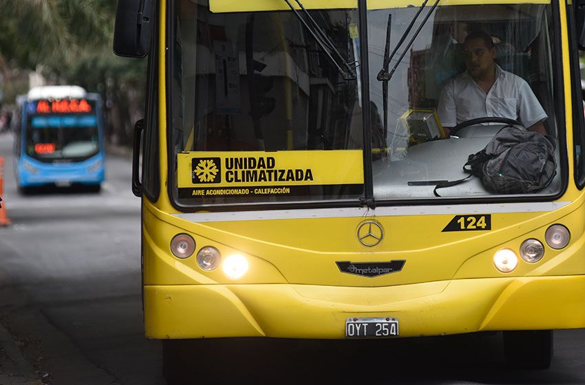 El paro de colectivos se levantará este sábado, pero no se descarta uno nuevo la semana que viene