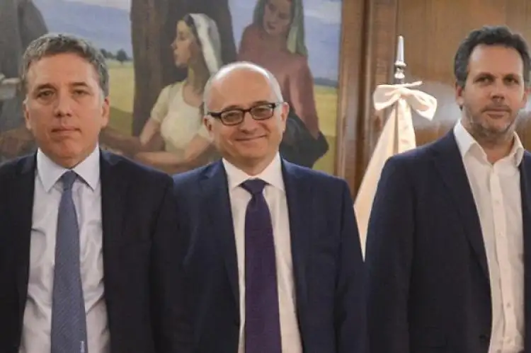 Dujovne descartó la necesidad de renegociar con el FMI y estimó que la inflación bajará