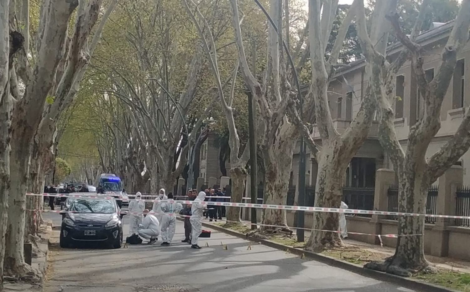 Mataron a un policía frente a la sede de la Agencia de Investigación Criminal, en la zona sur