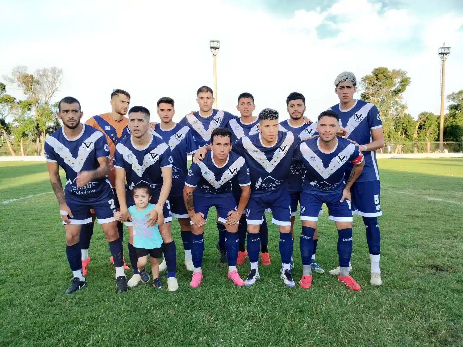 Importante victoria para la V Azulada en Carmen. Foto: Fabián Gallego.