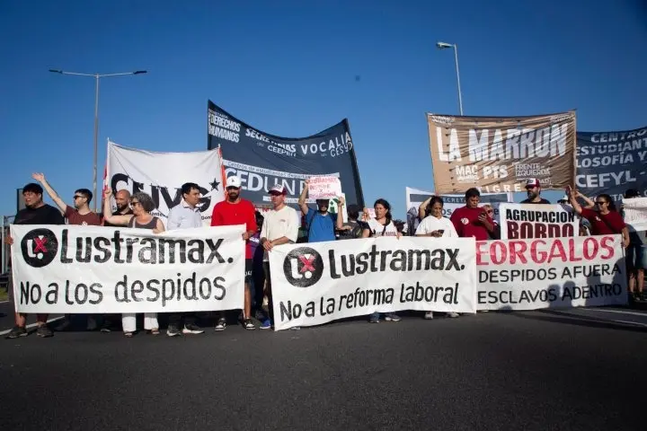 La situación se originó a partir del despido de 28 trabajadores.