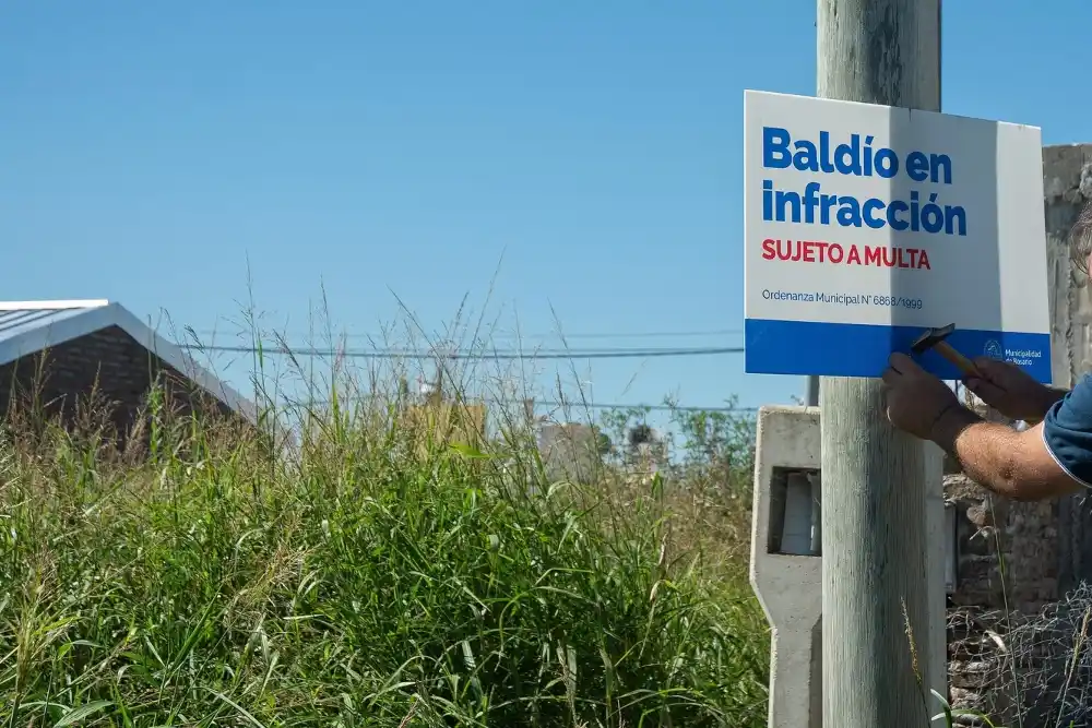El municipio comenzó con la limpieza de terrenos baldíos tras la sanción de la autonomía.