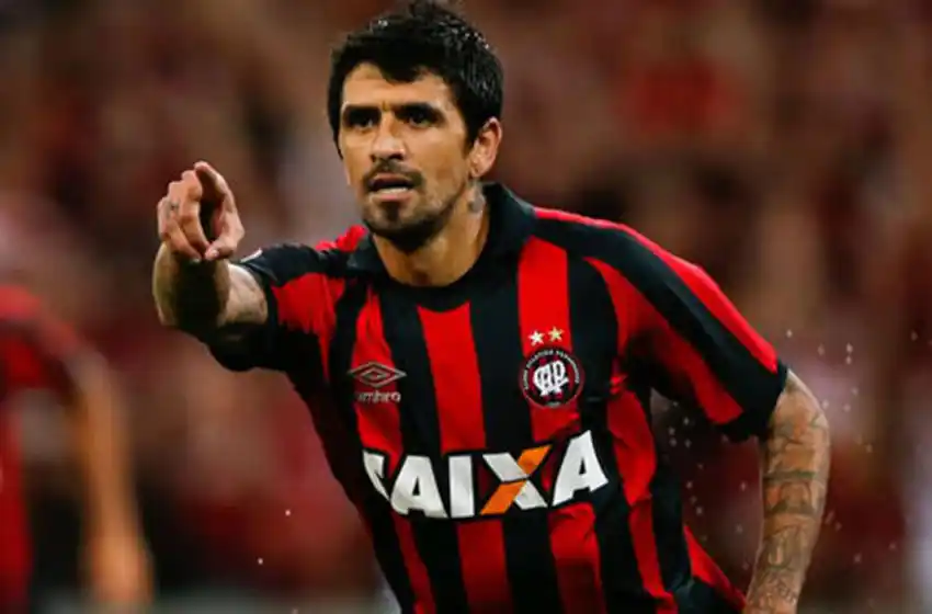 El llamativo tatuaje de Lucho González en homenaje a Marcelo Bielsa