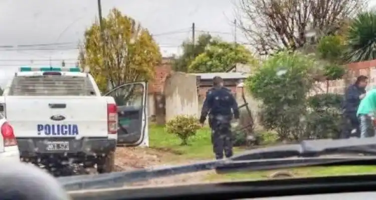 Detenido cuando fue a buscar a su pareja a la casa de sus padres, tras golpearla
