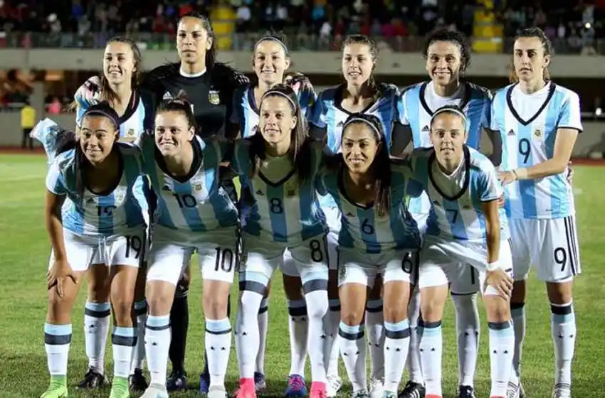 Cuatro jugadoras de la Selección femenina apuntaron contra el DT