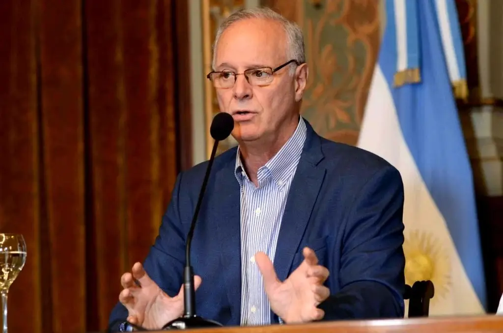 Gollan pidió a intendentes del interior que tomen medidas para bajar los casos