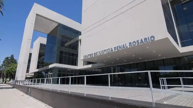 Condenan a ex comisario por el faltante de una escopeta y un chaleco