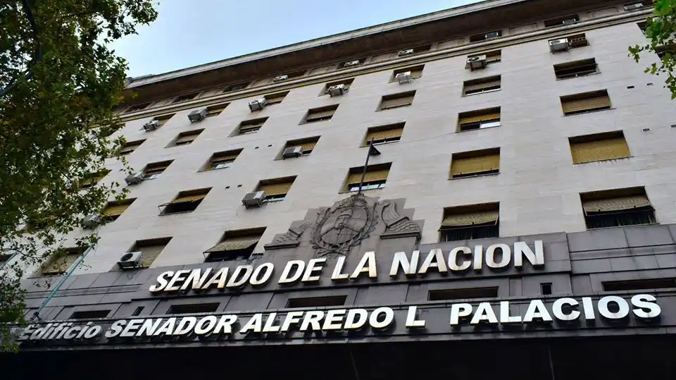 Congelan las dietas de los diputados y senadores por 180 días