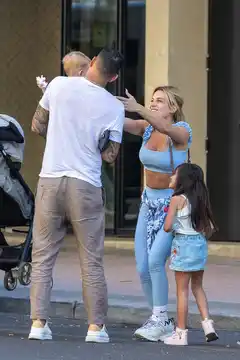 Mientras Tini está en Buenos Aires, Rodrigo De Paul y sus hijos se reencontraron con Camila Homs en Madrid