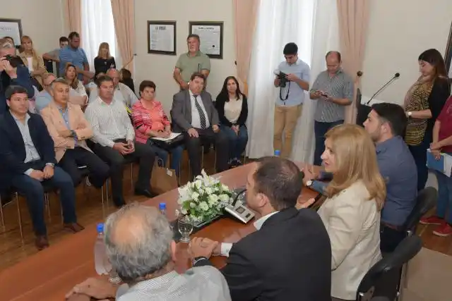 Las juntas de gobierno del Departamento Gualeguay recibieron aportes del gobierno provincial