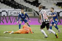 El VAR y los penales dejaron en el camino a Boca