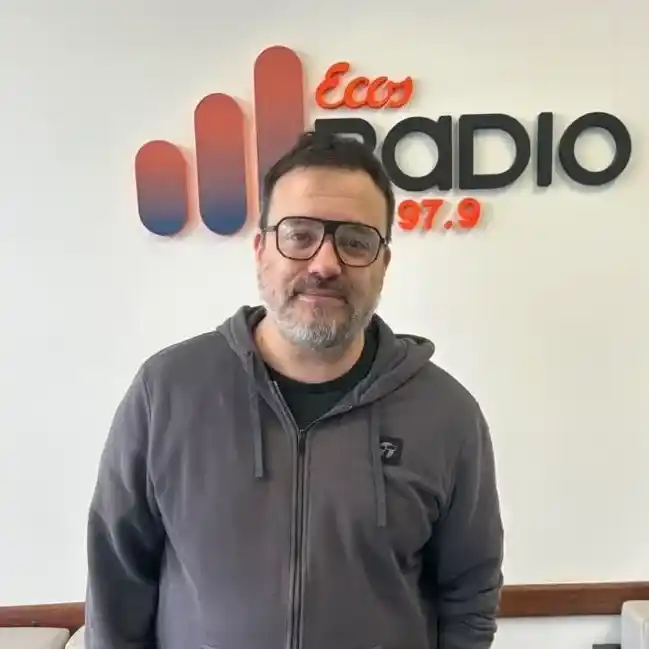 En Ecos Radio. El jefe regional de Educación Emanuel Benítez Mendiburu