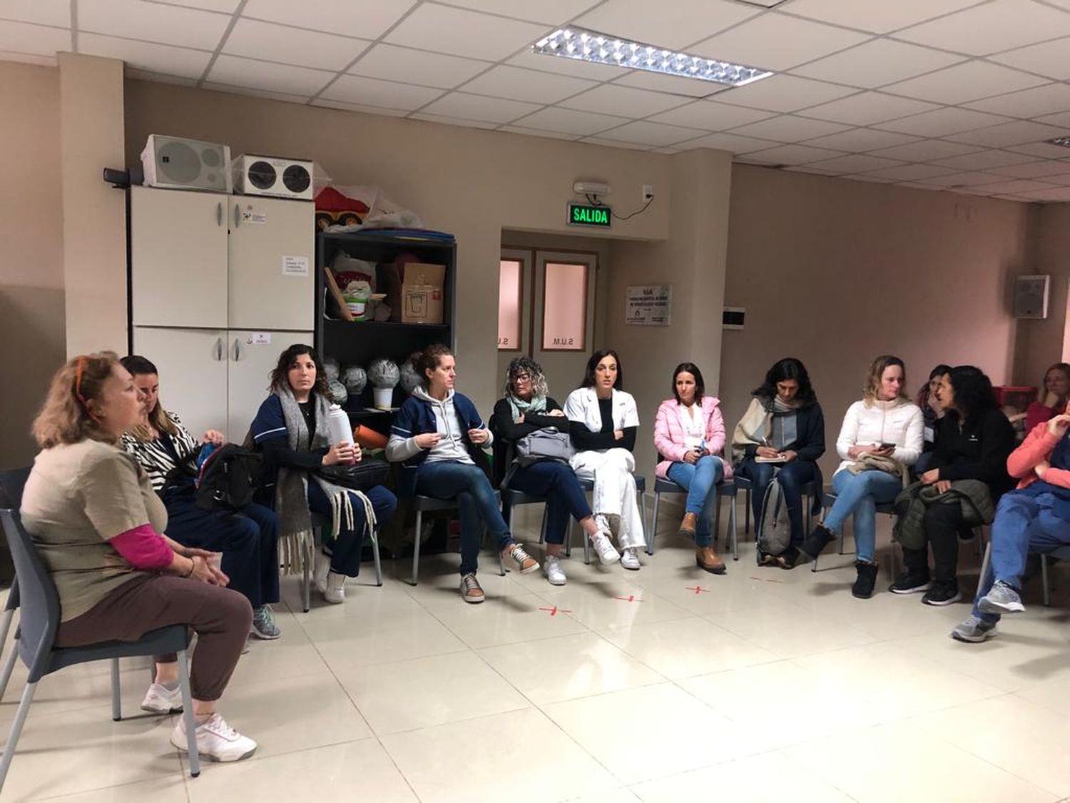 Profesionales de Cicop, reunidos en asamblea.