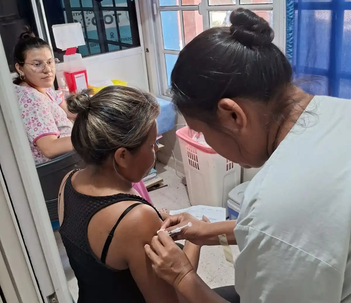 Pilcomayo: siguen aplicando la segunda dosis de vacuna contra el dengue