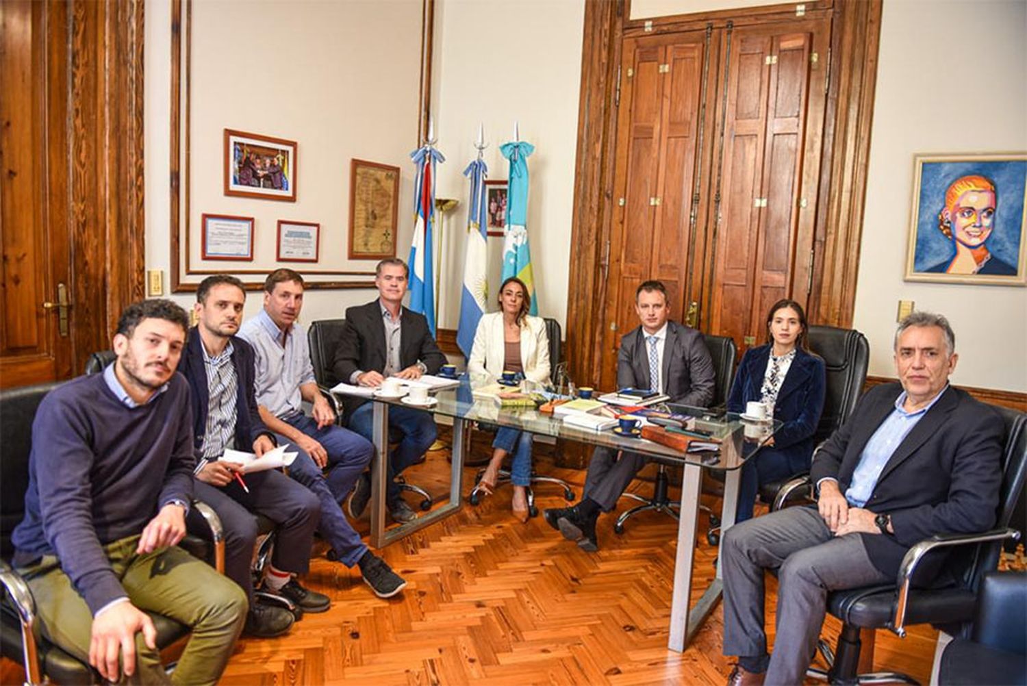 El intendente junto a integrantes del equipo de gobierno, mantuvieron una reunión de trabajo con el Fiscal de Estado, Julio Rodríguez Signes, para analizar y motorizar acciones que permitan iniciar las obras necesarias para rehabilitar el aeropuerto.