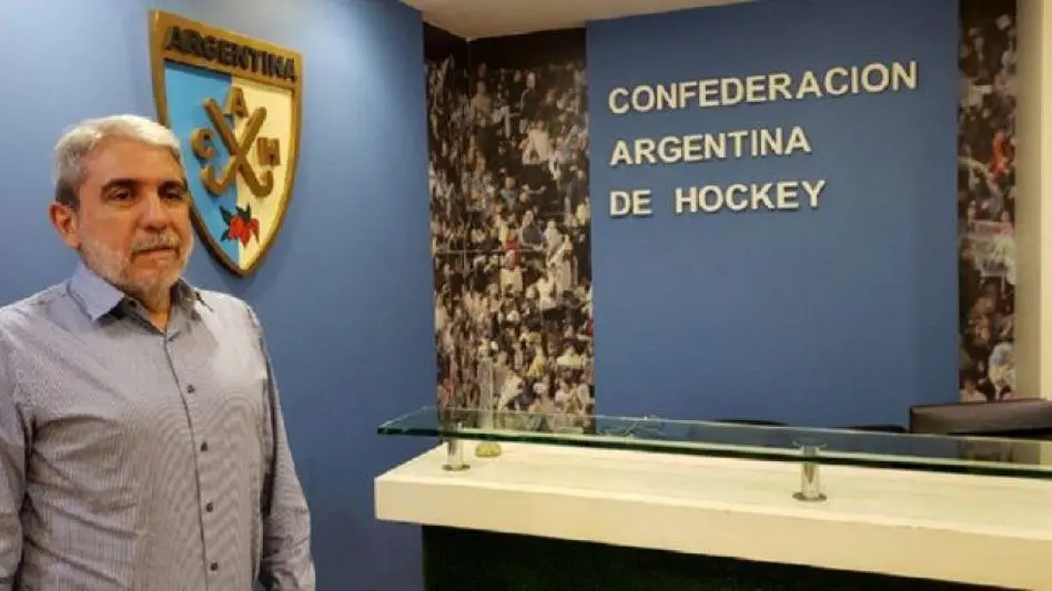 Aníbal Fernández asume como presidente de la Confederación Argentina de Hockey