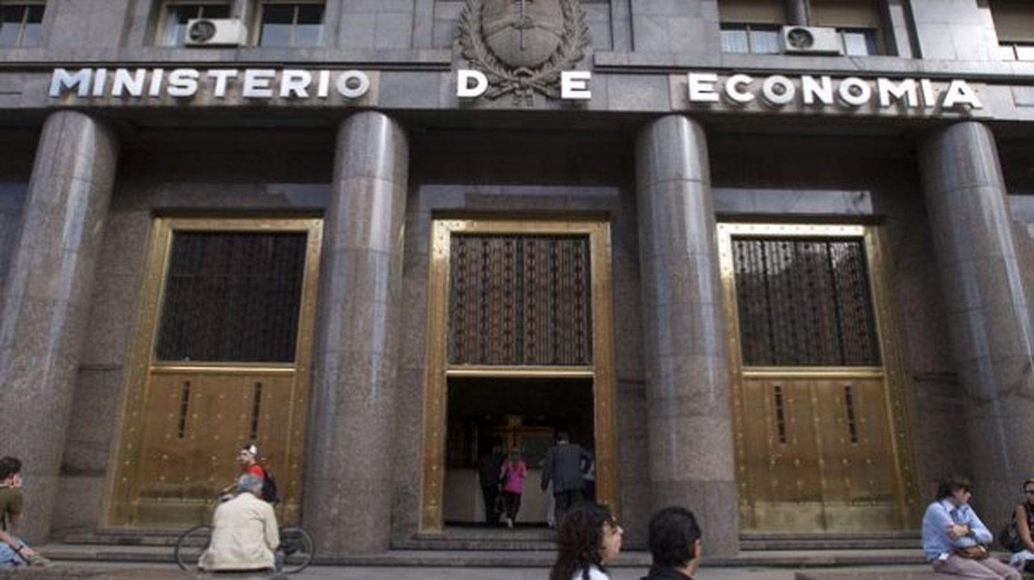 La gestión Macri destinó casi todos los aportes del FMI al pago de deuda externa