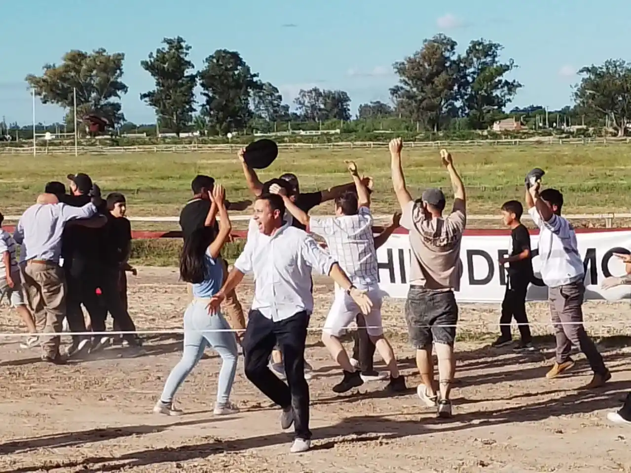 Turf: Mantecosa se impuso en el Gran Premio “Gury” Cáceres