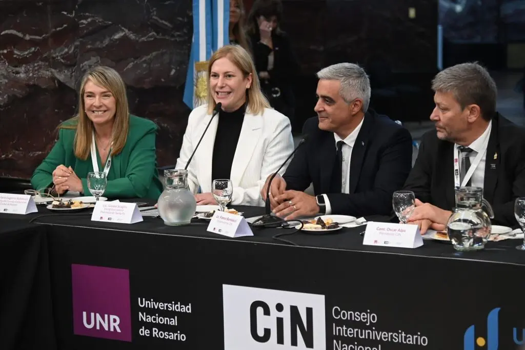 La vicegobernadora en el Plenario de Rectores del Consejo Universitario Nacional