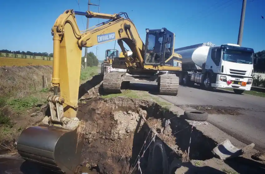 Realizan la adecuación de un puente en el Camino San Francisco