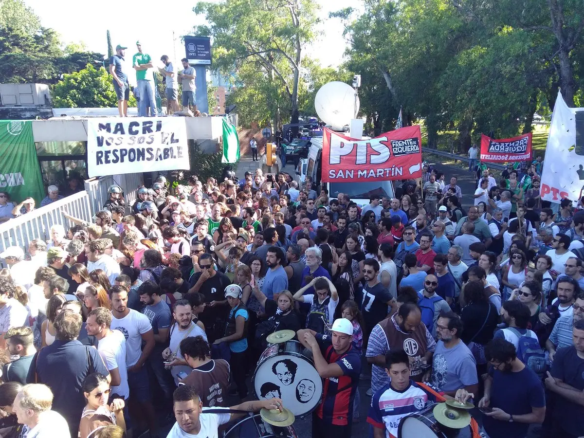Trabajadores del INTI reclaman respuestas al Gobierno por el despido de 250 empleados