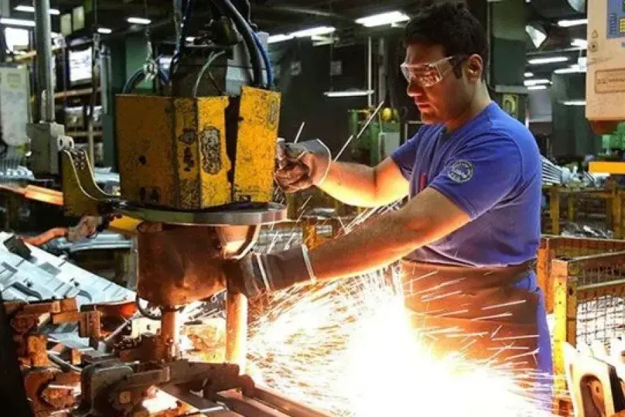 Informe UIA:  La actividad industrial en caída libre