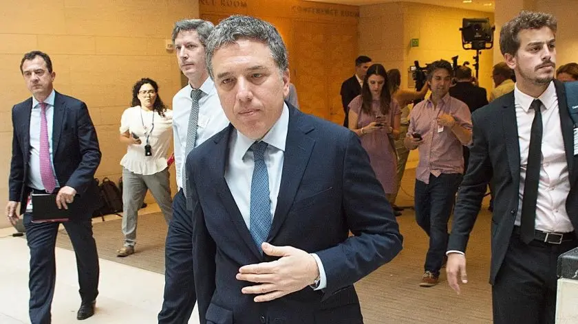 El ministro Dujovne fue dado de alta, tras pasar la noche internado