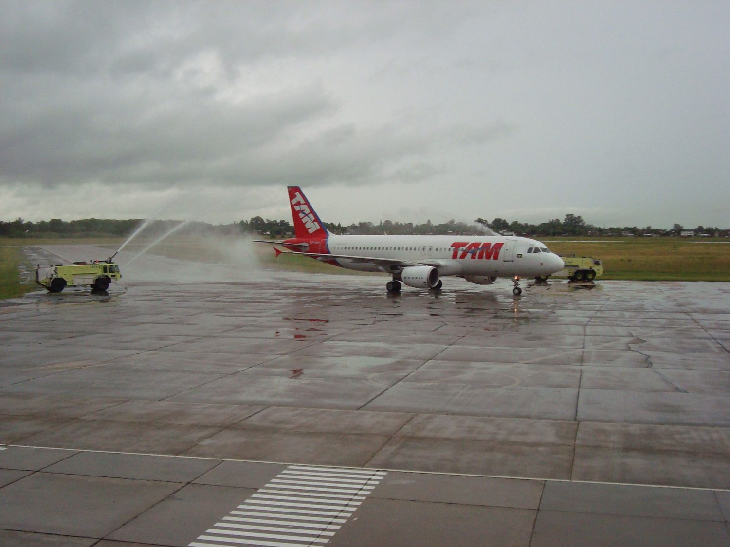 [Fotogaleria] Primer vuelo de TAM a Rosario