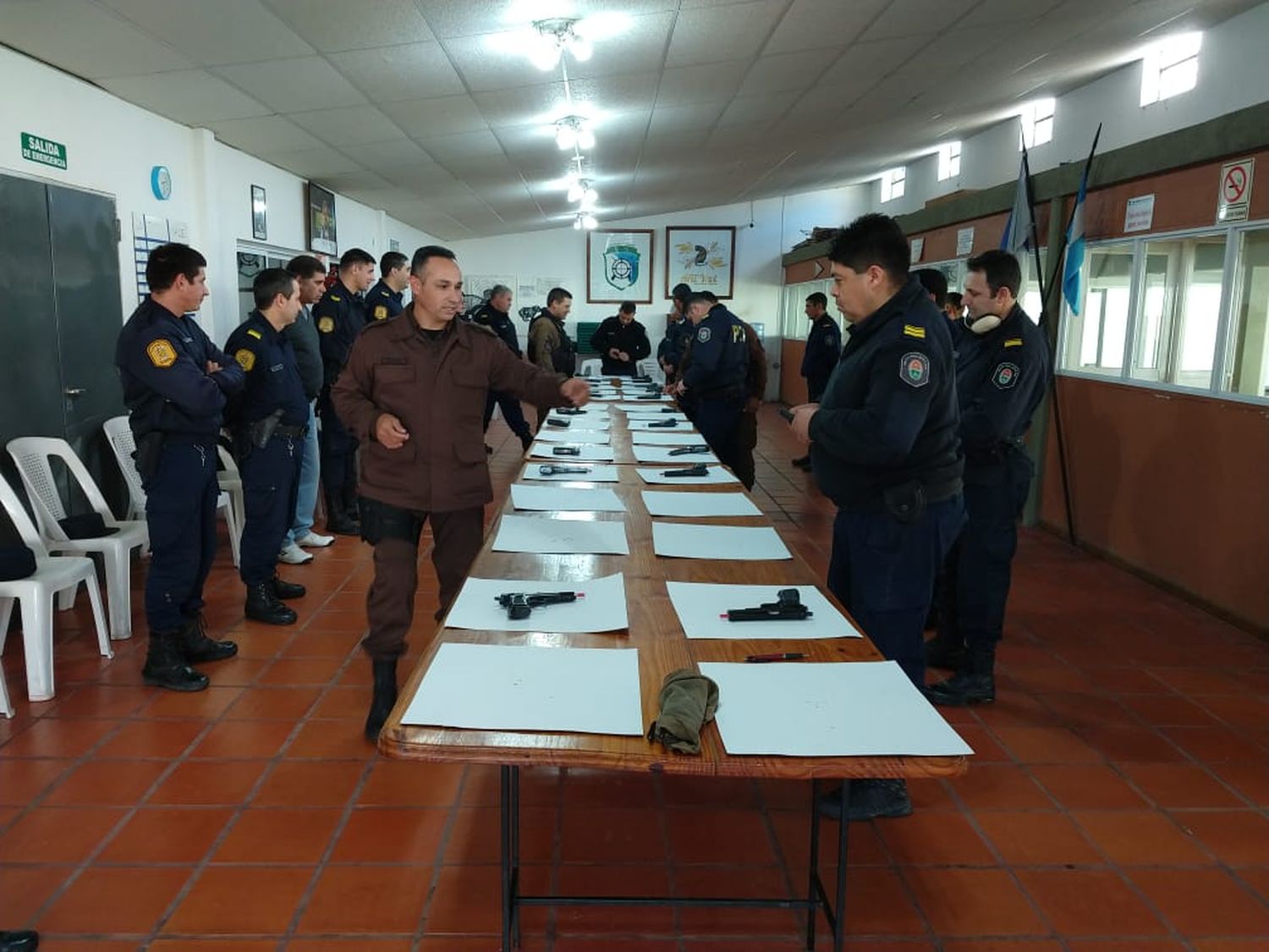 Personal policial se capacitó en manejo de armas