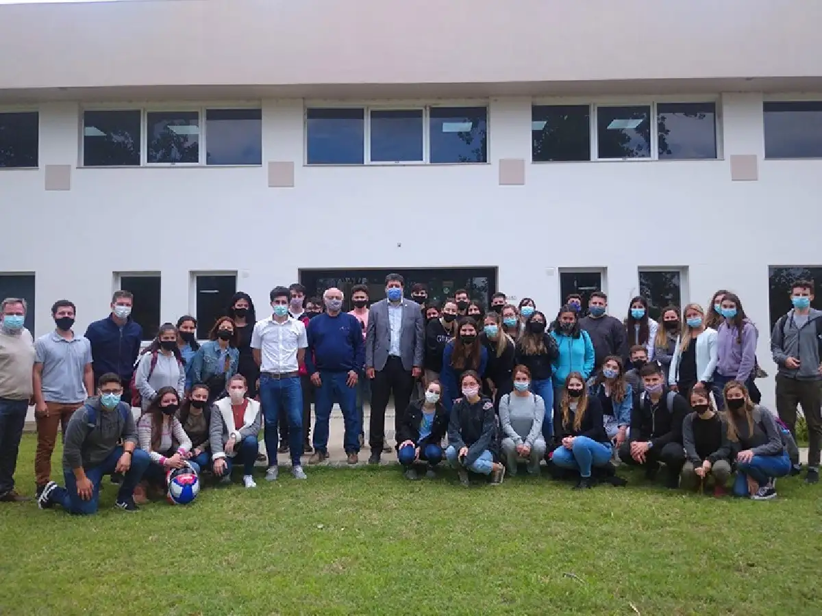 Estudiantes del Cres visitaron el Parque Industrial San Francisco  