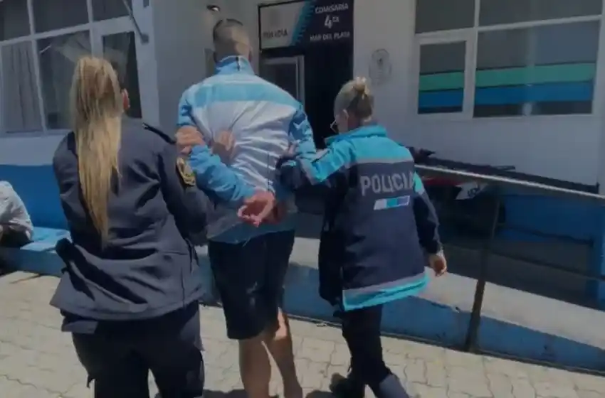 Se hacía pasar por policía y extorsionaba pidiendo dólares