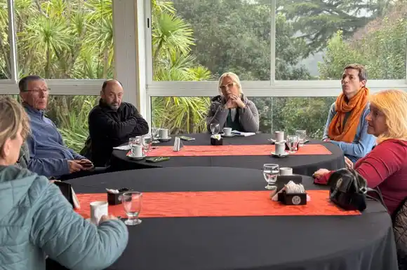 Azcoitía de campaña en Sierra de los Padres: “Noté a los vecinos preocupados porque se sienten abandonados”