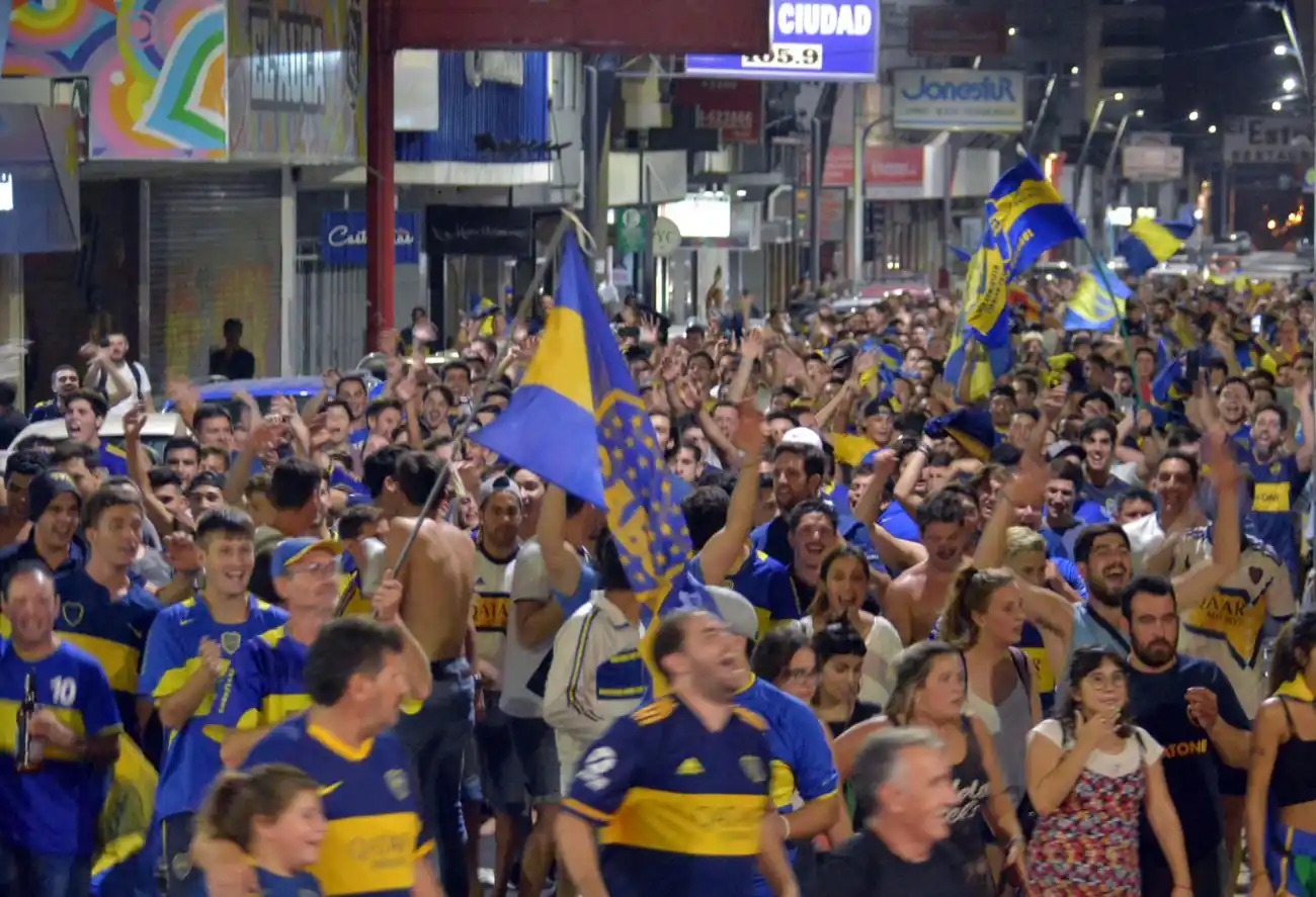 Boca desató los festejos en la ciudad