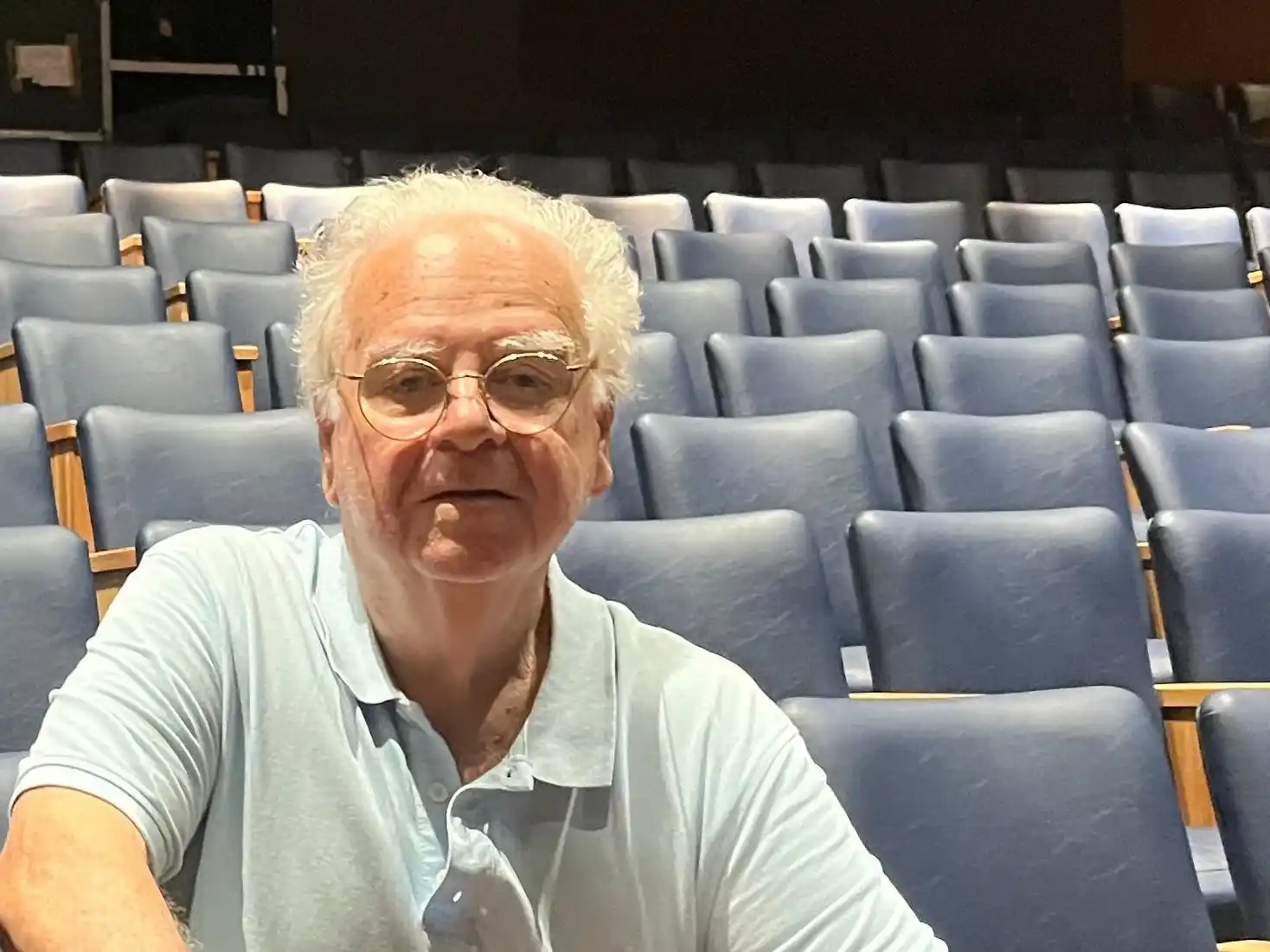 Actualmente el director está trabajando en un libro de memorias.