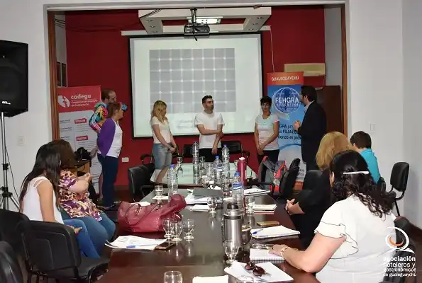 Hoteleros y gastronómicos se capacitaron en la gestión de "quejas y reclamos"