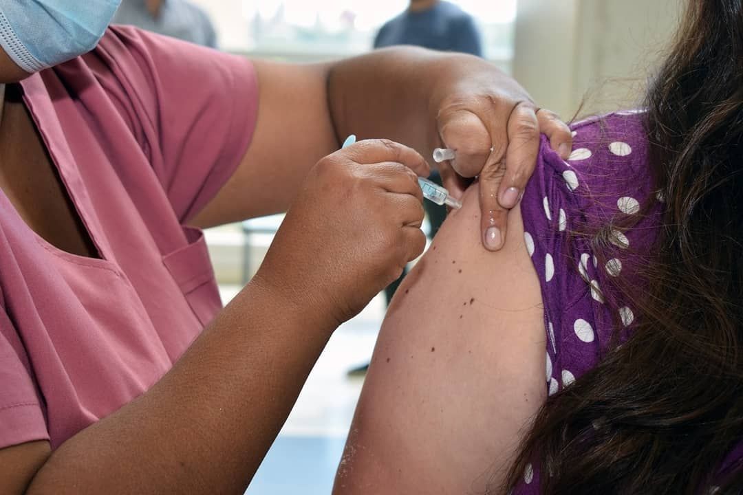 Comienza la inscripción para vacunar a personas entre 40 y 49 años sin comorbilidades
