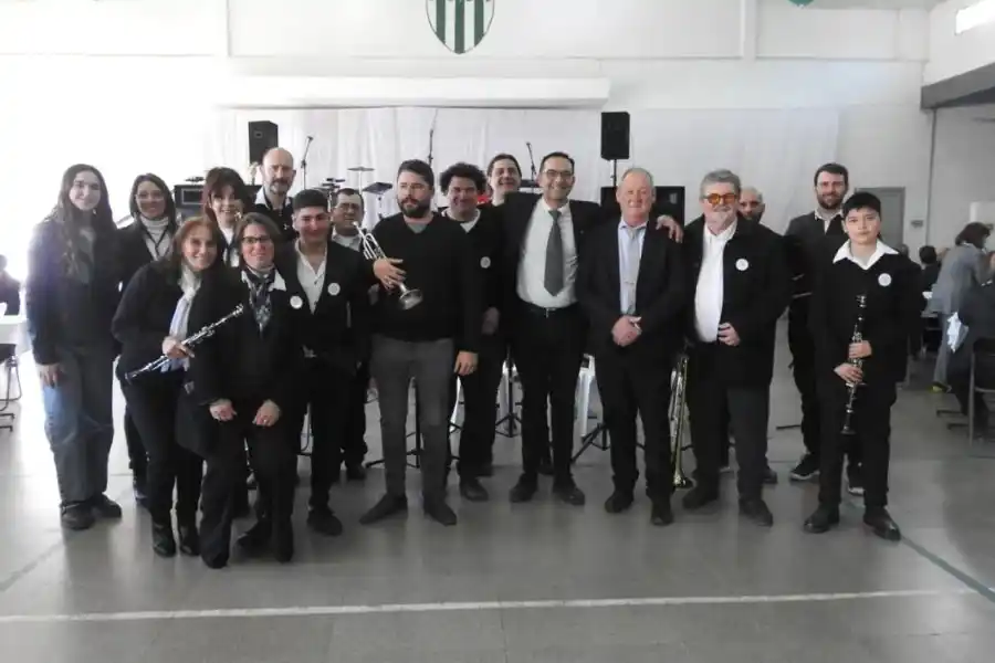 La Banda Sinfónica Municipal de San Vicente se presentó en el 143° aniversario de Susana