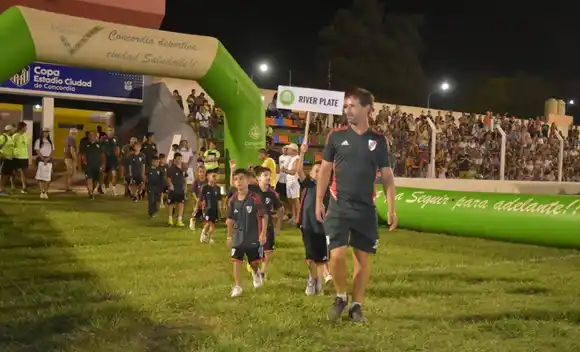 Comenzó el primer Torneo Internacional de Fútbol Infantil 