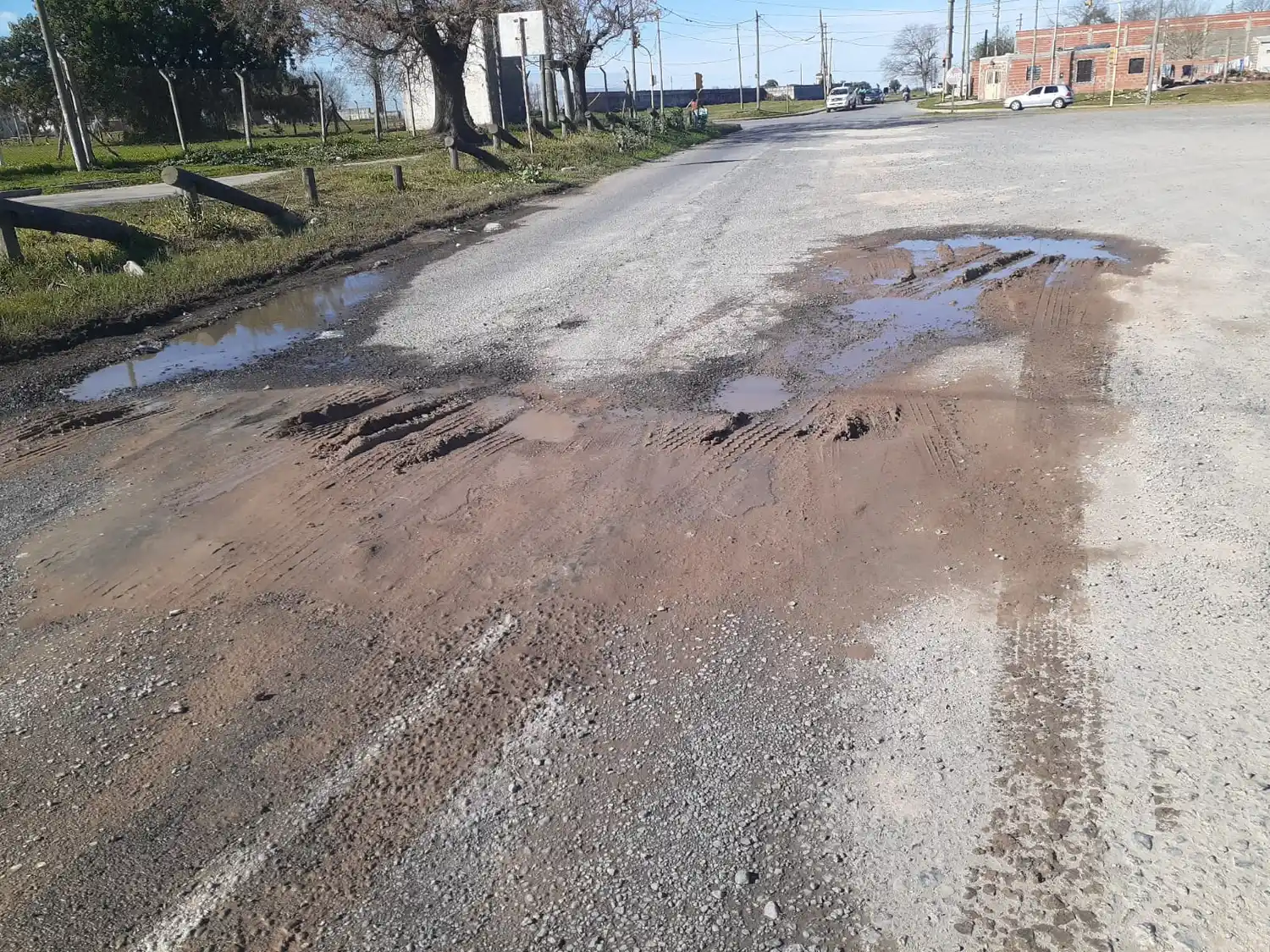 Avenida Kirchner: así tapan los pozos