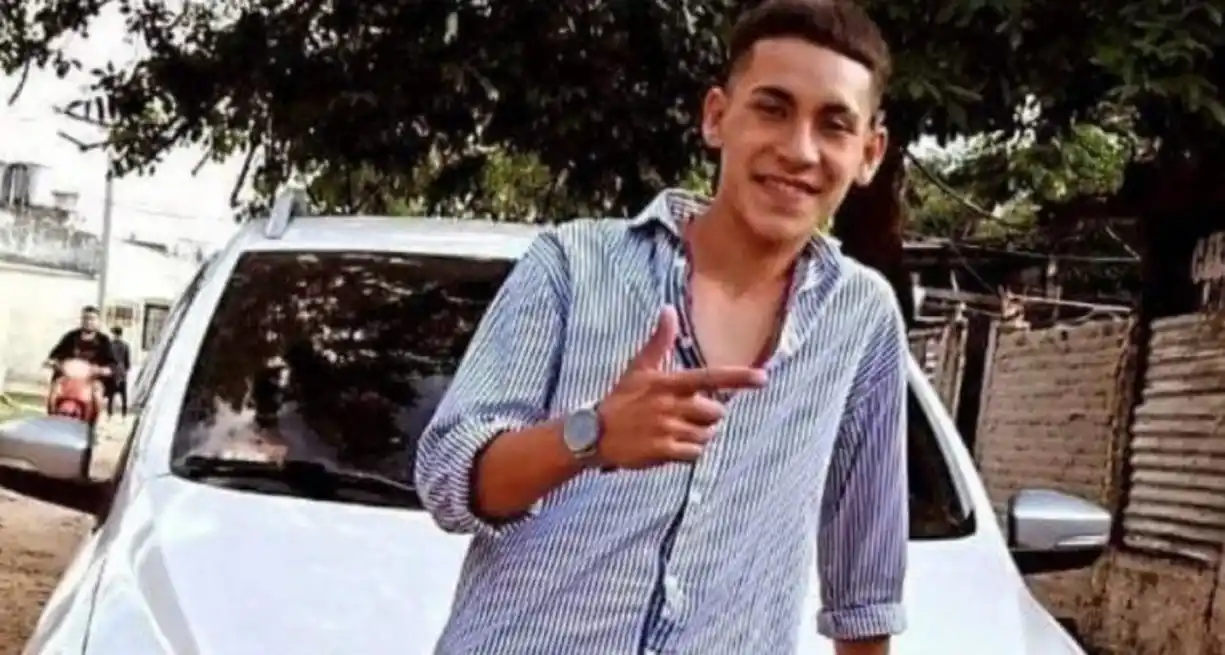 Lautaro se tiró al agua sin saber nadar ante los disparos de los policías.