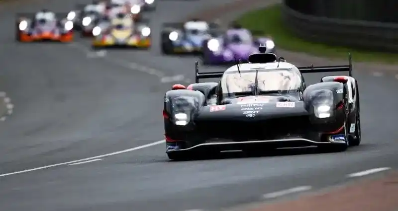 Video: la emoción de "Pechito" López luego de largar último y terminar segundo en las 24 horas de Le Mans