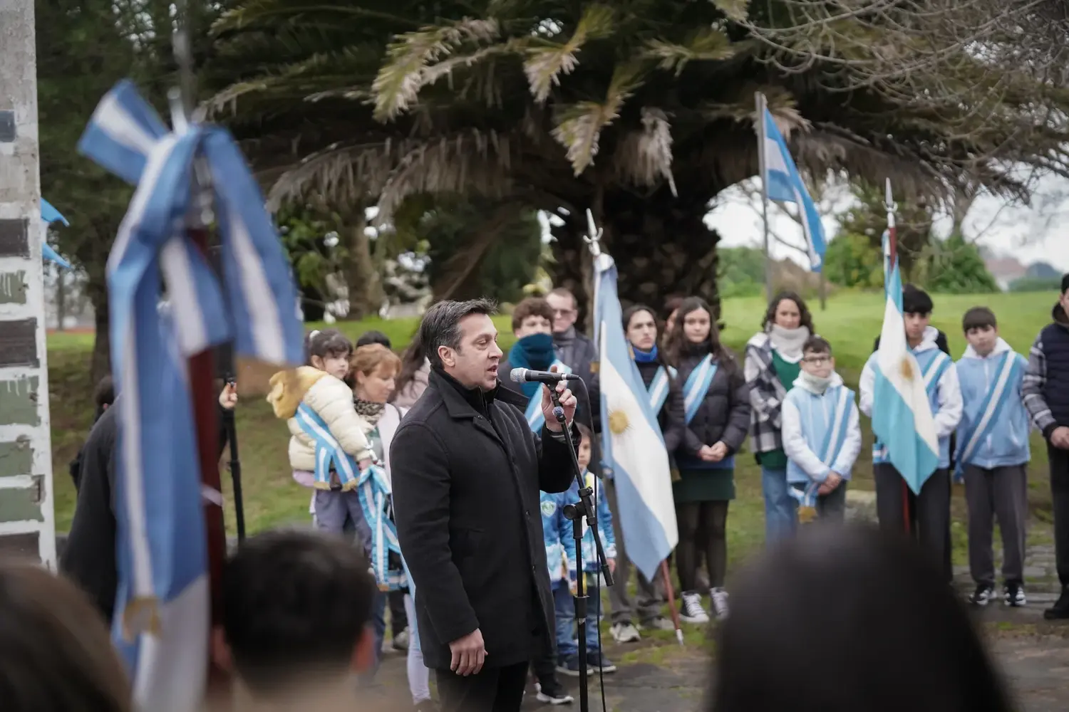 Arturo Rojas. Durante su discurso en el acto oficial por el aniversario de Quequén