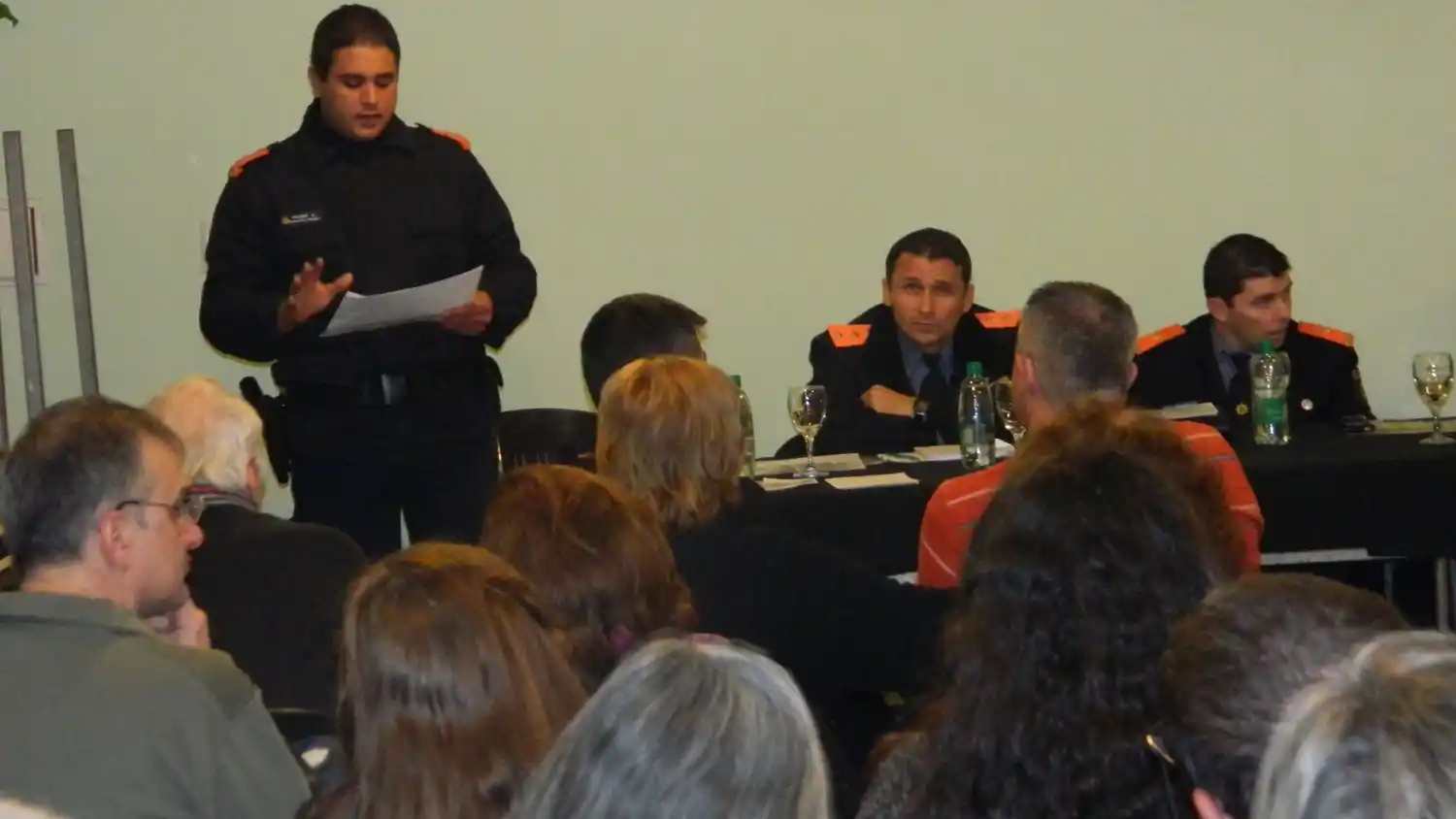 La Policía Comunitaria realizó una asamblea con vecinos