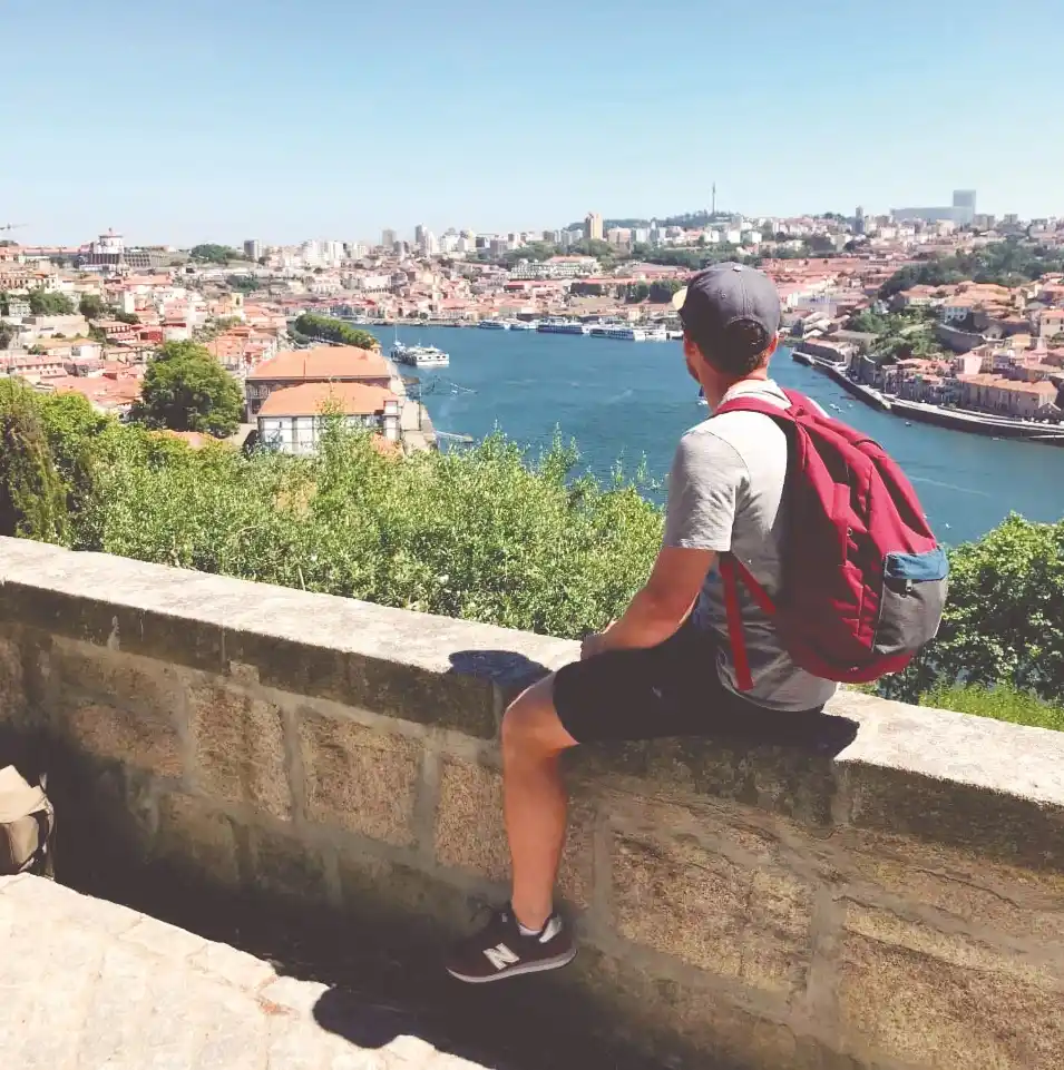 Emigrar, un desafío a nuestras certezas