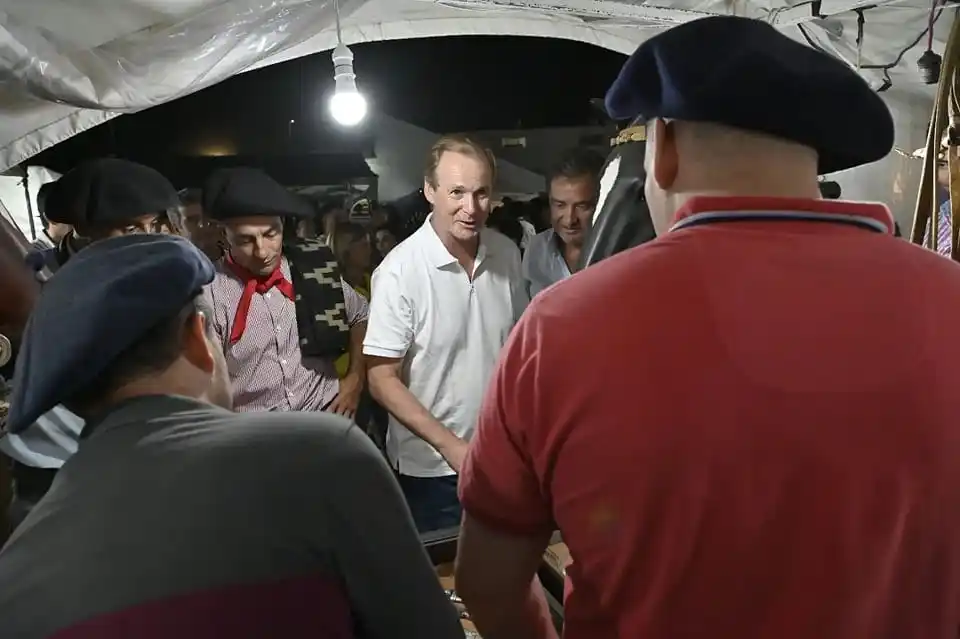 En su visita a Diamante Bordet destacó el movimiento turístico y económico