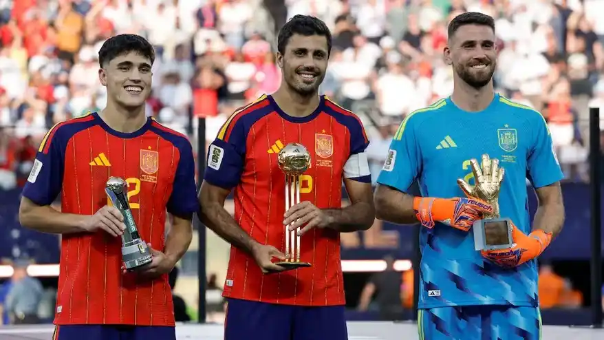 España se llevó el Balón de Oro y el Guante de Oro del Mundial 2026