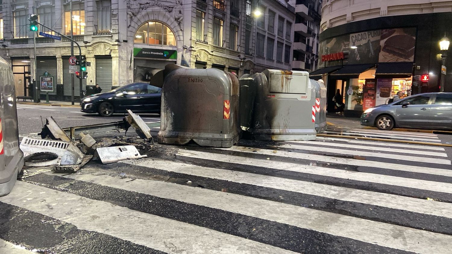 Destrozos en la marcha de los barras bravas